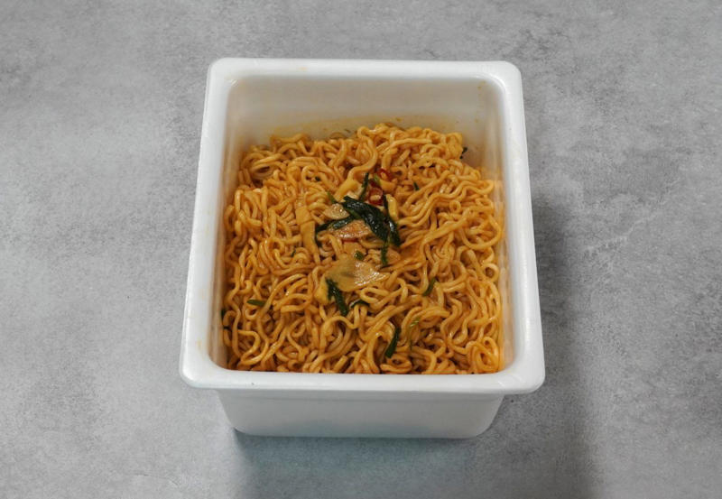 【まるか食品】和中ミックスの味わいが新鮮！「ペヤング 背脂風四川麻婆味やきそば」, 背脂の甘みと麻辣のコクが絶妙なバランス, 【東洋水産】手もみ風麺の食感が中毒性あり！「マルちゃん正麺 カップ 汁なし担々麺」, 噛むほどに旨みが出る麺と、後をひく担々ソースがマッチ, 【エースコック】強めの辛みとあおさが強烈！「スーパーカップ大盛り いか焼そば」, 待望の復活！トレンドに合わせてアップデートされた強烈な一杯, まとめ｜今回のイチオシは復活を果たしたあの「名作」！