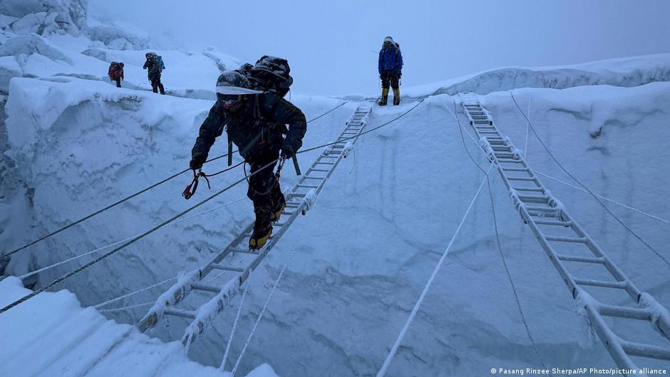 Local residents bear the risk Delayed start to the season, Risk of collapse, Mountaineering for a living, Pricey climb, Local residents bear the risk, Limited routes in 2026