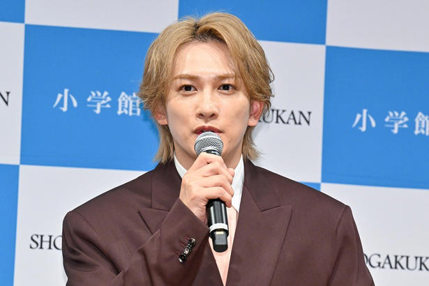 「いい重み」15周年の思いと感謝が詰まった一冊, 思い出の地・銀河劇場での撮影「最初の気持ちを忘れずに」, 俳優人生15年は「裸足で砂利道を歩いてきた感覚」, 「もう何も諦めたくない」強い決意と今後目指す“粋な”姿
