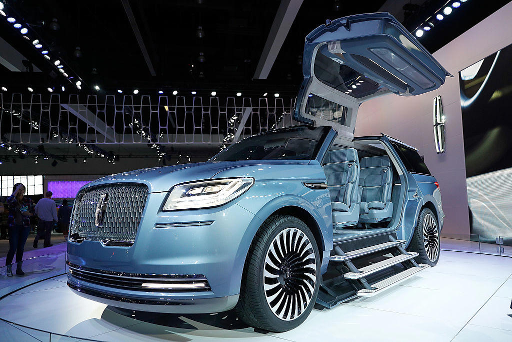 Honda Pilot, Chevrolet Traverse, Kia Telluride, Hyundai Palisade, Infiniti QX80, Nissan Armada, Toyota Sequoia, Grand Wagoneer L, Jeep Wagoneer L, Lincoln Navigator L, Cadillac Escalade ESV, GMC Yukon XL, Chevrolet Suburban, Ford Expedition MAX