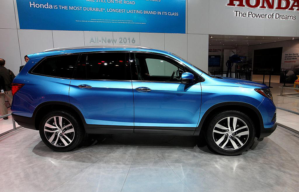 Honda Pilot, Chevrolet Traverse, Kia Telluride, Hyundai Palisade, Infiniti QX80, Nissan Armada, Toyota Sequoia, Grand Wagoneer L, Jeep Wagoneer L, Lincoln Navigator L, Cadillac Escalade ESV, GMC Yukon XL, Chevrolet Suburban, Ford Expedition MAX