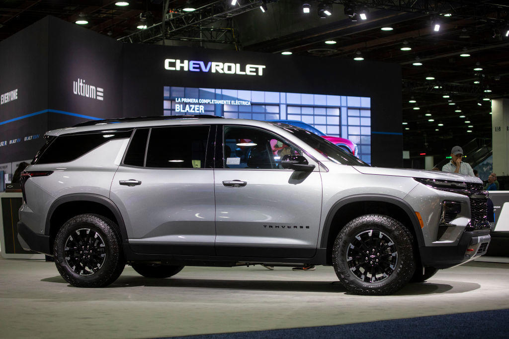 Honda Pilot, Chevrolet Traverse, Kia Telluride, Hyundai Palisade, Infiniti QX80, Nissan Armada, Toyota Sequoia, Grand Wagoneer L, Jeep Wagoneer L, Lincoln Navigator L, Cadillac Escalade ESV, GMC Yukon XL, Chevrolet Suburban, Ford Expedition MAX