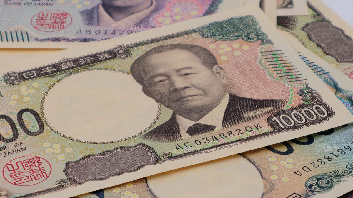 「住民税は何に使われる？」地方自治体の重要な財源、均等割と所得割の2層構造, 住民税の基本：「均等割」と「所得割」の2層構造, 公的年金からの天引き（特別徴収）, 6月に自宅に届く《住民税納税通知書》見るべき3つのポイント！, 年金収入いくらまで住民税ゼロ？非課税になるボーダーラインをみる, 【年金収入者】市民税・県民税が非課税となる目安はいくら？, 【年金収入者】65歳以上の約4割、75歳以上の約半数「住民税非課税世帯」