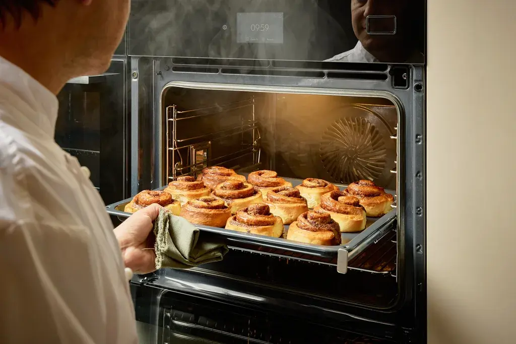 Why steam cooking is suddenly everywhere , Common steam cooking myths, What foods are better with steam cooking?, Do professional kitchens use steam ovens?, What makes cooking with steam so healthy? , Is steam cooking the future?