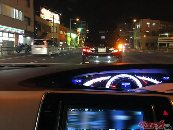 過度な譲り合いが招く「サンキュー事故」の恐怖, 赤信号での停止時に車間距離を空けすぎる弊害, 平坦路でのエンジンブレーキ多用による弊害, EVやPHEVのバッテリー寿命を縮める日常的な満充電