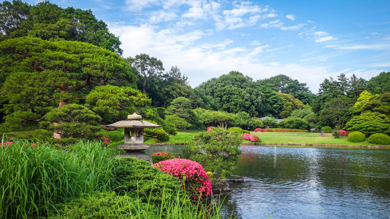 Shinjuku Gyoen Park, Japan Basilica Cistern, อิสตันบูล, ตุรกี, บิกเบน, ลอนดอน, อังกฤษ, ชลาคาร Adalaj, อินเดีย, ปอร์โตเวเนเร, อิตาลี, อุทยาน Rodrigues Alves, บราซิล, Rani ki Vav, อินเดีย, วัดอรุณ, ไทย, ประตูชัยถนนออกัสตา, โปรตุเกส, ทัชมาฮาล, อินเดีย, ป้อมแดง, อินเดีย, น้ำพุเทรวี, อิตาลี, ติวานากู, โบลิเวีย, สเบตลา, ตูนิเซีย, ป้อมจิตตอร์, อินเดีย, สวนจีน สิงคโปร์, เปตรา จอร์แดน, ซุ้มประตูคอนสแตนติน, อิตาลี, Yaxchilán, เม็กซิโก, โรงอาบน้ำคาราคัลลา, อิตาลี, San Miguel de Allende, เม็กซิโก, วิหารโอลิมเปียนซูส กรุงเอเธนส์ ประเทศกรีซ, ถ้ำฟราซาสซี ประเทศอิตาลี, สุสานซิลลูสตานี ประเทศเปรู, สำนักแห่งเอเธนส์ ประเทศกรีซ, ลาซซาเรตโตแห่งอันโคนา ประเทศอิตาลี, วิหารเอเรคธีออน กรีซ, อนุสรณ์สถานแห่งชาติเดวิลโพสต์ไพล์ แคลิฟอร์เนีย, สุสานหลวง เปตรา จอร์แดน, ตูลุม, เม็กซิโก, แบมบะระ, อังกฤษ, บูดาเปสต์, ฮังการี, ป้อมอาเมร์, อินเดีย, มาชูปิกชู, เปรู, ตอสสาเดอมาร์, สเปน, สวน Gonaitei, ญี่ปุ่น, วิคโลว์, ไอร์แลนด์, ปาเลงเก, เม็กซิโก, Bethesda Terrace, นิวยอร์ก, สหรัฐฯ, โบสถ์ซานปิเอโตร, อิตาลี, สวนชา, มณฑลฉางซิง, จีน, มัสยิด Tin Mal, โมร็อกโก, ป่าสงวนแห่งชาติ Uinta-Wasatch-Cache, ยูทาห์, สหรัฐอเมริกา, ไดโกจิ, เกียวโต, ญี่ปุ่น, แอริโซนา, สหรัฐอเมริกา, อุทยานประวัติศาสตร์แห่งรัฐ Ward Charcoal Ovens ใกล้อีลี, เนวาดา, Vallone dei Mulini, อิตาลี, อุทยานแห่งรัฐสมิธ ร็อค, ออริกอน, สหรัฐอเมริกา, San Juan de Gaztelugatxe, สเปน, ป้อมรายครห์, อินเดีย, หอสังเกตการณ์ทะเลทรายแกรนด์แคนยอน, แอริโซนา, สหรัฐฯ, พระราชวังอิมพีเรียล, ญี่ปุ่น, ซากปราสาทเพนนาร์ด, สหราชอาณาจักร, ปราสาทอิวะคุนิ, ญี่ปุ่น, จังหวัดนางาโนะ, ญี่ปุ่น, วิหารพาร์เธนอน, กรีซ, ปราสาท Classiebawn, ไอร์แลนด์, เชฟชาอูน, โมร็อกโก, สวนชินจูกุ เกียวเอ็น, ญี่ปุ่น, ลักซอร์, อียิปต์, สะพานโบราณจั่วอิง, จีน, ปราสาท Torrechiara, อิตาลี, สวนราชพฤกษ์, ไทย, กำแพงเมืองจีน, ซากปรักหักพังจัตุรัสโรมัน, อิตาลี, ป้อม Lovrijenac, โครเอเชีย, กังหันลมพิทสโตน, บักกิงแฮมเชอร์, คาซามิลา, สเปน, ซากปรักหักพังของชาวมายันในซูนานตูนิช, เบลีซ, กัสเตลโนด์ ลา ชาแปล, ฝรั่งเศส, ปราสาทเบร์ลังกา เด ดูเอโร, สเปน, วิหารลักซอร์, อียิปต์, ประตูราชสีห์, ตุรกี, Trethevy Quoit, คอร์นวอลล์, Tinghir, โมร็อกโก, ปราสาทวอลซิน, เบลเยียม, ปาลาซโซ เวคคิโอ, อิตาลี, วิหารแห่งโพไซดอน, กรีซ, ไรน์แลนด์-พาลาทิเนต, เยอรมนี, แคนยอนเดอเชลลี, แอริโซนา, สหรัฐอเมริกา, นิวยอร์ก ซิตี้, จังหวัดคาโย, เบลีซ, ทิกัล, เอลเปเตง, กัวเตมาลา