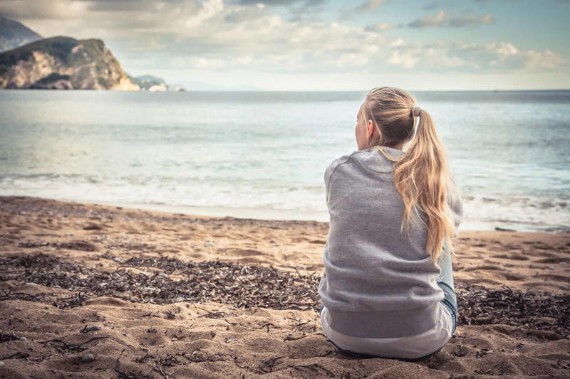 Out-of-place memories You're an empath, Precognition, Strong intuition, Recurring dreams, Out-of-place memories, Retrocognition, You're an old soul, Inexplicable affinity for certain time periods, Fears or phobias, Earth is not your home, Ability to speak another language, Birthmarks, You have a soulmate