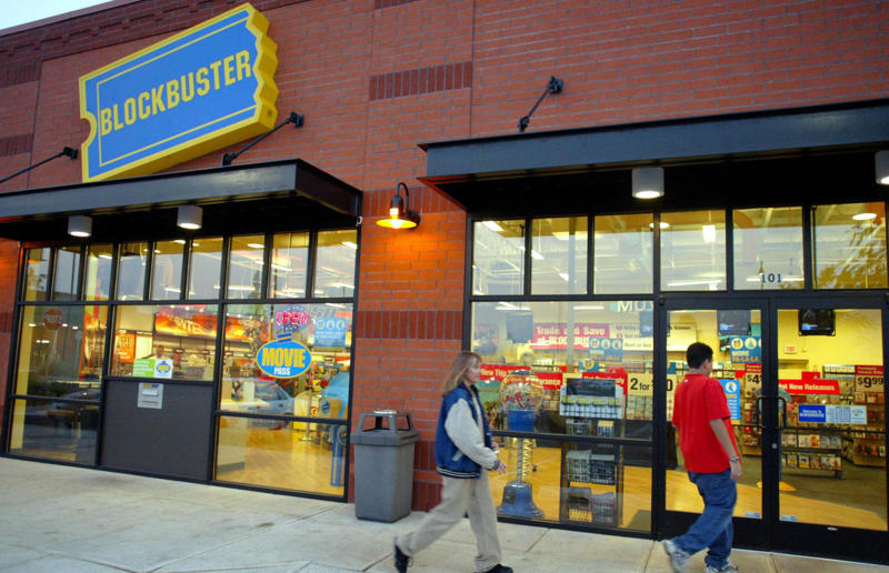 Beloved US stores that have closed their doors, Tower Records, Pets.com, Circuit City, Blockbuster, The Bon-Ton, Toys R Us, Stein Mart, Lord &amp; Taylor, Stage Stores, Family Video, Fry's Electronics, Woolworth's