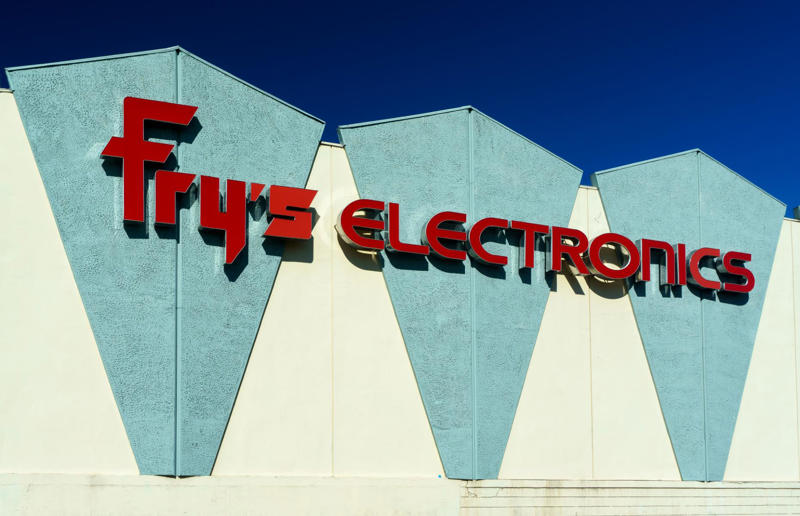 Beloved US stores that have closed their doors, Tower Records, Pets.com, Circuit City, Blockbuster, The Bon-Ton, Toys R Us, Stein Mart, Lord &amp; Taylor, Stage Stores, Family Video, Fry's Electronics, Woolworth's