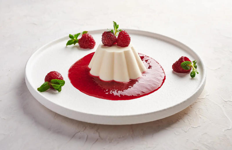 25. Panna cotta, Italy 61. Rigó Jancsi, Hungary, 60. Sorbet, various locations, 59. Sticky rice with mango, Thailand, 58. Ma’amoul, Egypt, 57. M’hanncha, Morocco, 56. Vermicelles, France, Italy and Switzerland, 55. Thapthim krop, Thailand, 54. S’mores, USA, 53. Dadar gulung, Indonesia, 52. Cannoli, Italy, 51. Crème caramel, France, 50. Rum cake, Caribbean, 49. Torrijas, Spain, 48. Malva pudding, South Africa, 47. Koeksister, South Africa, 46. Carlota de limón, Mexico, 45. Banoffee pie, England, UK, 44. Alfajores, South America, 43. Doughnuts, various locations, 42. Medovik, Russia, 41. Crumble, UK, 40. Lamington, Australia, 39. Bread and butter pudding, England, UK, 38. Profiteroles, France, 37. Galaktoboureko, various locations, 36. Gelato, Italy, 35. Churros, Spain and Portugal, 34. Gulab jamun, India, 33. Trifle, England, UK, 32. Snow ice, Taiwan, 31. Red velvet cake, USA, 30. Crêpes Suzette, France, 29. Bienenstich, Germany, 28. Chocolate soufflé, France, 27. Baked Alaska, USA, 26. Mooncakes, China, 25. Panna cotta, Italy, 24. Qatayef, Middle East, 23. Eton mess, England, UK, 22. Pecan pie, USA, 21. Pavlova, Australia or New Zealand, 20. Brownies, USA, 19. Rote grütze, Germany, 18. Tarte Tatin, France, 17. Kulfi, India, 16. Tiramisù, Italy, 15. Crème brûlée, France, 14. Frozen yogurt, USA, 13. Sticky toffee pudding, UK, 12. Black Forest gâteau, Germany, 11. Nanaimo bar, Canada, 10. Cendol, Southeast Asia, 9. Mochi, Japan, 8. Tres leches cake, Latin America, 7. Baklava, Türkiye, 6. Key lime pie, USA, 5. Chocolate mousse, France, 4. Apfelstrudel, Austria, 3. Apple pie, various locations, 2. Cheesecake, various locations