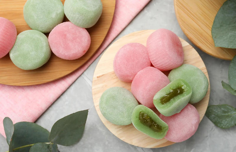 9. Mochi, Japan 61. Rigó Jancsi, Hungary, 60. Sorbet, various locations, 59. Sticky rice with mango, Thailand, 58. Ma’amoul, Egypt, 57. M’hanncha, Morocco, 56. Vermicelles, France, Italy and Switzerland, 55. Thapthim krop, Thailand, 54. S’mores, USA, 53. Dadar gulung, Indonesia, 52. Cannoli, Italy, 51. Crème caramel, France, 50. Rum cake, Caribbean, 49. Torrijas, Spain, 48. Malva pudding, South Africa, 47. Koeksister, South Africa, 46. Carlota de limón, Mexico, 45. Banoffee pie, England, UK, 44. Alfajores, South America, 43. Doughnuts, various locations, 42. Medovik, Russia, 41. Crumble, UK, 40. Lamington, Australia, 39. Bread and butter pudding, England, UK, 38. Profiteroles, France, 37. Galaktoboureko, various locations, 36. Gelato, Italy, 35. Churros, Spain and Portugal, 34. Gulab jamun, India, 33. Trifle, England, UK, 32. Snow ice, Taiwan, 31. Red velvet cake, USA, 30. Crêpes Suzette, France, 29. Bienenstich, Germany, 28. Chocolate soufflé, France, 27. Baked Alaska, USA, 26. Mooncakes, China, 25. Panna cotta, Italy, 24. Qatayef, Middle East, 23. Eton mess, England, UK, 22. Pecan pie, USA, 21. Pavlova, Australia or New Zealand, 20. Brownies, USA, 19. Rote grütze, Germany, 18. Tarte Tatin, France, 17. Kulfi, India, 16. Tiramisù, Italy, 15. Crème brûlée, France, 14. Frozen yogurt, USA, 13. Sticky toffee pudding, UK, 12. Black Forest gâteau, Germany, 11. Nanaimo bar, Canada, 10. Cendol, Southeast Asia, 9. Mochi, Japan, 8. Tres leches cake, Latin America, 7. Baklava, Türkiye, 6. Key lime pie, USA, 5. Chocolate mousse, France, 4. Apfelstrudel, Austria, 3. Apple pie, various locations, 2. Cheesecake, various locations