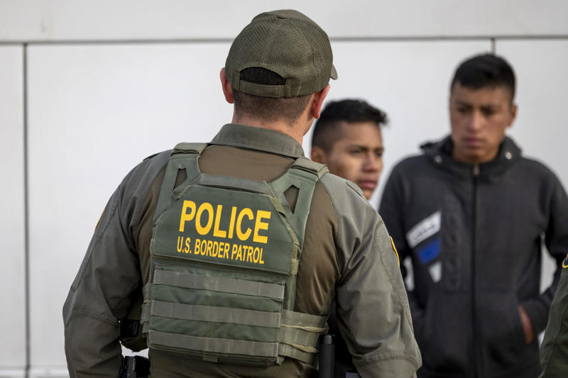 Rampant ICE detentions, Know-your-rights cards, Regardless of your immigration status, What do the cards say?, The right to speak to a lawyer, Ask authorities if you’re free to leave, Give the card to the officers, Translated into 19 languages, The cards have been circulating for almost 20 years, Millions of requests, The distribution of red cards, Anyone can download the cards from the ILRC website, Beware of opportunists, Cost of printing and shipping the cards, Organizations and people are distributing thousands, The card can help people from being deported