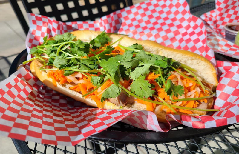 24. Bánh mì, Vietnam 36. Bitterballen, Netherlands, 35. Pierogi, Poland, 34. Choripán, Argentina, 33. Slider, USA, 32. Elote, Mexico, 31. Rolex, Uganda, 30. Pad Thai, Thailand, 29. Souvlaki, Greece, 28. Bhelpuri, India, 27. Bánh mì, Vietnam, 26. Ta’ameya, Egypt, 25. Chǎofàn, China, 24. Shawarma, Turkey, 23. Arepa, Venezuela and Colombia, 22. Vada pav, India, 21. Gyros, Greece, 20. Churros, Spain, 19. Bao buns, China, 18. Fish and chips, UK, 17. Takoyaki, Japan, 16. Currywurst, Germany, 15. Burrito, Mexico or USA, 14. Döner kebab, Germany, 13. Bunny chow, South Africa, 12. Tacos, Mexico, 11. Meat pie, Australia, 10. Bratwurst, Germany, 9. Samosa, India, 8. Poutine, Canada, 7. Cheeseburger, USA, 6. Fried chicken, various locations, 5. Hot dog, various locations, 4. Fried chicken sandwich, USA, 3. Pizza, Italy, 2. Hamburger, various locations