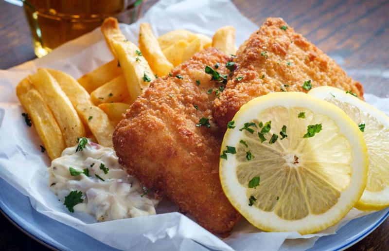 17. Fish and chips, UK 36. Bitterballen, Netherlands, 35. Pierogi, Poland, 34. Choripán, Argentina, 33. Slider, USA, 32. Elote, Mexico, 31. Rolex, Uganda, 30. Pad Thai, Thailand, 29. Souvlaki, Greece, 28. Bhelpuri, India, 27. Bánh mì, Vietnam, 26. Ta’ameya, Egypt, 25. Chǎofàn, China, 24. Shawarma, Turkey, 23. Arepa, Venezuela and Colombia, 22. Vada pav, India, 21. Gyros, Greece, 20. Churros, Spain, 19. Bao buns, China, 18. Fish and chips, UK, 17. Takoyaki, Japan, 16. Currywurst, Germany, 15. Burrito, Mexico or USA, 14. Döner kebab, Germany, 13. Bunny chow, South Africa, 12. Tacos, Mexico, 11. Meat pie, Australia, 10. Bratwurst, Germany, 9. Samosa, India, 8. Poutine, Canada, 7. Cheeseburger, USA, 6. Fried chicken, various locations, 5. Hot dog, various locations, 4. Fried chicken sandwich, USA, 3. Pizza, Italy, 2. Hamburger, various locations