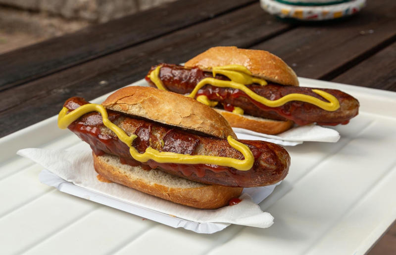 10. Bratwurst, Germany 36. Bitterballen, Netherlands, 35. Pierogi, Poland, 34. Choripán, Argentina, 33. Slider, USA, 32. Elote, Mexico, 31. Rolex, Uganda, 30. Pad Thai, Thailand, 29. Souvlaki, Greece, 28. Bhelpuri, India, 27. Bánh mì, Vietnam, 26. Ta’ameya, Egypt, 25. Chǎofàn, China, 24. Shawarma, Turkey, 23. Arepa, Venezuela and Colombia, 22. Vada pav, India, 21. Gyros, Greece, 20. Churros, Spain, 19. Bao buns, China, 18. Fish and chips, UK, 17. Takoyaki, Japan, 16. Currywurst, Germany, 15. Burrito, Mexico or USA, 14. Döner kebab, Germany, 13. Bunny chow, South Africa, 12. Tacos, Mexico, 11. Meat pie, Australia, 10. Bratwurst, Germany, 9. Samosa, India, 8. Poutine, Canada, 7. Cheeseburger, USA, 6. Fried chicken, various locations, 5. Hot dog, various locations, 4. Fried chicken sandwich, USA, 3. Pizza, Italy, 2. Hamburger, various locations