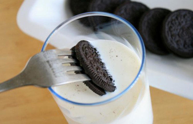 Oreos There is a better way, Cherries, Chicken wings, Cupcakes, Dumplings, Pringles, Spaghetti, Strawberries, Tic Tacs