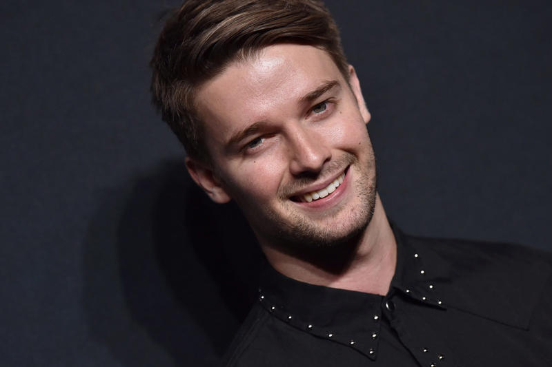 Patrick Schwarzenegger Who's who on the cast of 'The White Lotus' season 3?, A popular black comedy with a star cast, Walton Goggins, Aimee Lou Wood, Michelle Monaghan, Carrie Coon, Leslie Bibb, Jason Isaacs, Parker Posey, Patrick Schwarzenegger, Dad's proud of his son's full display, Sarah Catherine Hook, Sam Nivola, Morgana O'Reilly, Ke Huy Quan, Lisa From BLACKPINK, Lek Patravadi, Christian Friedel, Something's going on with Greg..., Jon Gries, Charlotte Le Bon, Natasha Rothwell, Tayme Thapthimthong, Dom Hetrakul, Nicholas Duvernay, Shalini Peiris, Arnas Fedaravičius, Yuri Kolokolnikov, Julian Kostov, Thailand, "A satirical and funny look at death and Eastern religion"