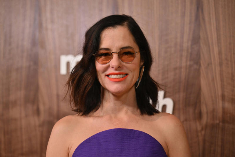 Parker Posey Who's who on the cast of 'The White Lotus' season 3?, A popular black comedy with a star cast, Walton Goggins, Aimee Lou Wood, Michelle Monaghan, Carrie Coon, Leslie Bibb, Jason Isaacs, Parker Posey, Patrick Schwarzenegger, Dad's proud of his son's full display, Sarah Catherine Hook, Sam Nivola, Morgana O'Reilly, Ke Huy Quan, Lisa From BLACKPINK, Lek Patravadi, Christian Friedel, Something's going on with Greg..., Jon Gries, Charlotte Le Bon, Natasha Rothwell, Tayme Thapthimthong, Dom Hetrakul, Nicholas Duvernay, Shalini Peiris, Arnas Fedaravičius, Yuri Kolokolnikov, Julian Kostov, Thailand, "A satirical and funny look at death and Eastern religion"