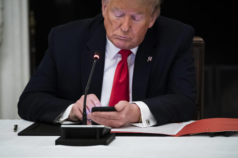 A message that was vintage Donald Trump Will the meeting end the war?, A meeting unlike any other, Trump’s criticism of Zelensky, Zelensky’s political problems, Trump’s assaults on Ukraine, Everything came to a head, Attacking Zelensky over Crimea, Trump’s public statement, A Russian attack on Ukraine, Trump’s criticism of Putin, The meeting at the Vatican, A short and productive talk, Zelensky’s point of view, A reliable and lasting peace, Trump’s comments on the meeting, Another rebuke of Putin, What will happen now?