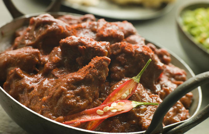 35. Phall, 34. Cà ri gà, 33. Currywurst, 32. Tarkari, 31. Keema, 30. Xacuti, 29. Bunny chow, 28. Chingri malai, 27. Kuzhambu, 26. Curry goat, 25. Korma, 24. Khichdi, 23. Kyet thar see-pyan, 22. Amok trey, 21. Jalfrezi, 20. Kukul mas, 19. Khao soi, 18. Chicken balti, 17. Vindaloo, 16. Fish head curry, 15. Nihari, 14. Malai kofta, 13. Dopiaza, 12. Sarawak laksa, 11. Kaeng pa, 10. Kari ayam, 9. Katsu kare, 8. Kaeng khiao wan, 7. Dal makhani, 6. Chicken tikka masala, 5. Panang, 4. Rendang, 3. Rogan josh, 2. Massaman