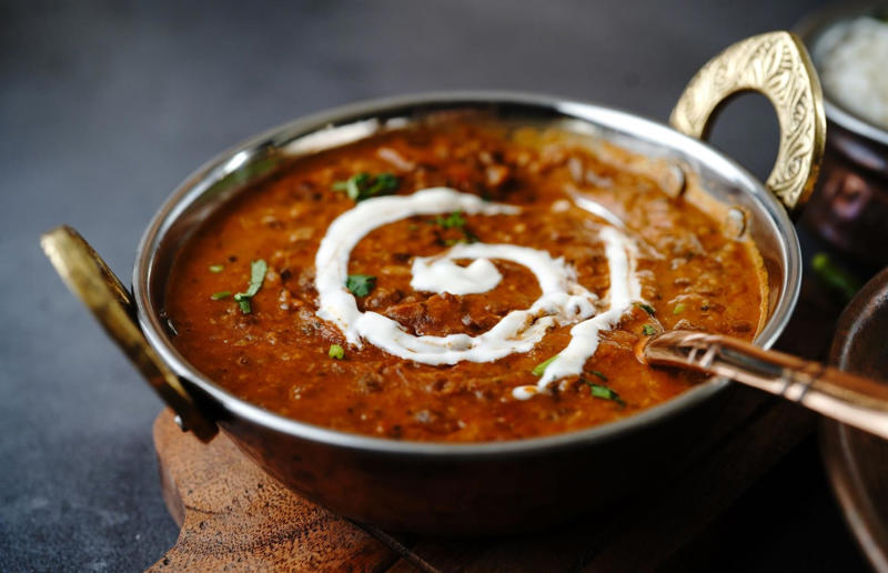 35. Phall, 34. Cà ri gà, 33. Currywurst, 32. Tarkari, 31. Keema, 30. Xacuti, 29. Bunny chow, 28. Chingri malai, 27. Kuzhambu, 26. Curry goat, 25. Korma, 24. Khichdi, 23. Kyet thar see-pyan, 22. Amok trey, 21. Jalfrezi, 20. Kukul mas, 19. Khao soi, 18. Chicken balti, 17. Vindaloo, 16. Fish head curry, 15. Nihari, 14. Malai kofta, 13. Dopiaza, 12. Sarawak laksa, 11. Kaeng pa, 10. Kari ayam, 9. Katsu kare, 8. Kaeng khiao wan, 7. Dal makhani, 6. Chicken tikka masala, 5. Panang, 4. Rendang, 3. Rogan josh, 2. Massaman