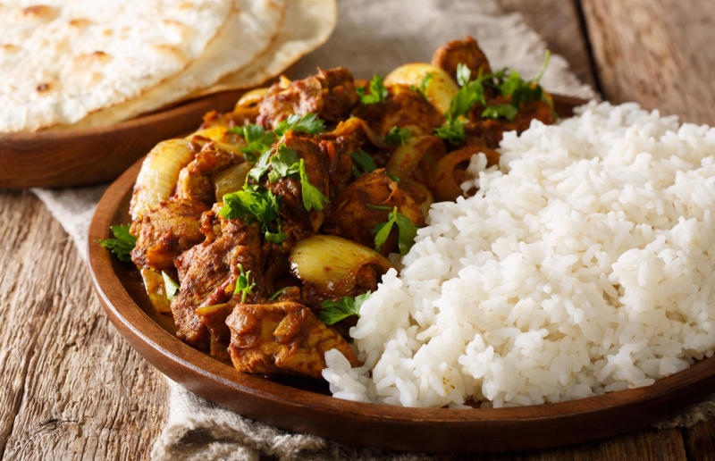 35. Phall, 34. Cà ri gà, 33. Currywurst, 32. Tarkari, 31. Keema, 30. Xacuti, 29. Bunny chow, 28. Chingri malai, 27. Kuzhambu, 26. Curry goat, 25. Korma, 24. Khichdi, 23. Kyet thar see-pyan, 22. Amok trey, 21. Jalfrezi, 20. Kukul mas, 19. Khao soi, 18. Chicken balti, 17. Vindaloo, 16. Fish head curry, 15. Nihari, 14. Malai kofta, 13. Dopiaza, 12. Sarawak laksa, 11. Kaeng pa, 10. Kari ayam, 9. Katsu kare, 8. Kaeng khiao wan, 7. Dal makhani, 6. Chicken tikka masala, 5. Panang, 4. Rendang, 3. Rogan josh, 2. Massaman