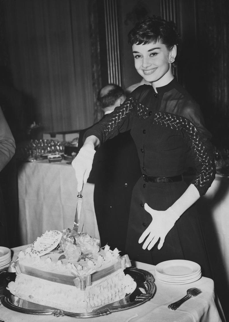 1898: A Grand Re-Opening, 1899: Reception Hall, 1924: The Marchioness of Cambridge, 1936: Hollywood Stars Spotted, 1938: A Gorgeous Fashion Show Venue, 1939: Tea for Two, 1943: Alfred Hitchcock, 1946: Eleanor Roosevelt, 1949: Out and About, 1950: The Mudlark, 1951: Katharine Hepburn, 1951: Princess Margaret, 1952: A Fashion Show, 1953: A Piece of Cake, 1955: A Fancy Party, 1955: High Society, 1956: Hats' Off, 1957: Louis Jourdan, 1960: 5-Star Luxury, 1960: Shirley MacLaine, 1963: Queen Frederika of Greece, 1963: Tippi Hedren, 1965: A Film Premiere, 1966: Torn Curtain, 1970: Jackie O, 1971: All Smiles, 1978: Cybill Shepherd,  1978: Bianca Jagger, 1979: Sophia Loren,  1980: Meryl Streep, 1983: Jamie Lee Curtis, 1987: Princess Diana
