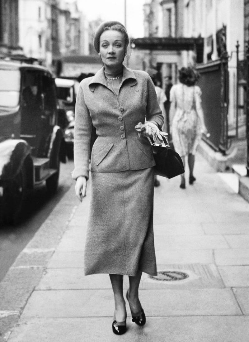 1898: A Grand Re-Opening, 1899: Reception Hall, 1924: The Marchioness of Cambridge, 1936: Hollywood Stars Spotted, 1938: A Gorgeous Fashion Show Venue, 1939: Tea for Two, 1943: Alfred Hitchcock, 1946: Eleanor Roosevelt, 1949: Out and About, 1950: The Mudlark, 1951: Katharine Hepburn, 1951: Princess Margaret, 1952: A Fashion Show, 1953: A Piece of Cake, 1955: A Fancy Party, 1955: High Society, 1956: Hats' Off, 1957: Louis Jourdan, 1960: 5-Star Luxury, 1960: Shirley MacLaine, 1963: Queen Frederika of Greece, 1963: Tippi Hedren, 1965: A Film Premiere, 1966: Torn Curtain, 1970: Jackie O, 1971: All Smiles, 1978: Cybill Shepherd,  1978: Bianca Jagger, 1979: Sophia Loren,  1980: Meryl Streep, 1983: Jamie Lee Curtis, 1987: Princess Diana