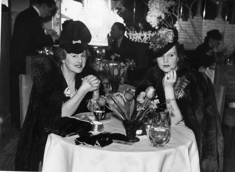 1898: A Grand Re-Opening, 1899: Reception Hall, 1924: The Marchioness of Cambridge, 1936: Hollywood Stars Spotted, 1938: A Gorgeous Fashion Show Venue, 1939: Tea for Two, 1943: Alfred Hitchcock, 1946: Eleanor Roosevelt, 1949: Out and About, 1950: The Mudlark, 1951: Katharine Hepburn, 1951: Princess Margaret, 1952: A Fashion Show, 1953: A Piece of Cake, 1955: A Fancy Party, 1955: High Society, 1956: Hats' Off, 1957: Louis Jourdan, 1960: 5-Star Luxury, 1960: Shirley MacLaine, 1963: Queen Frederika of Greece, 1963: Tippi Hedren, 1965: A Film Premiere, 1966: Torn Curtain, 1970: Jackie O, 1971: All Smiles, 1978: Cybill Shepherd,  1978: Bianca Jagger, 1979: Sophia Loren,  1980: Meryl Streep, 1983: Jamie Lee Curtis, 1987: Princess Diana