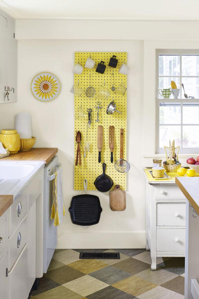 24) Install a Pegboard Wall 10) Take a Maximalist Approach, 16) Make the Most of Kitchen Corners, 17) Bring in a Dining Table, 18) Mount a Metal Rack, 20) Keep It Classic, 21) Let Counters Play Double Duty, 24) Install a Pegboard Wall, 25) Add Sleek Open Shelving, 26) Go Big With Art, 29) Infuse Color With Tiles, 34) Add Task Lighting, 36) Go Bold on Top, Neutral on Bottom, 39) Get Smart With Floating Shelves, 40) Keep Most-Used Items on Shelves, 41) Extend Tile from Countertop to Ceiling, 44) Disguise Your Dishwasher, 45) Double up on Pattern and Color, 46) Try Backless Stools, 47) Craft a Wine Nook, 48) Invest in a Rolling Kitchen Cart, 49) Use Vertical Space