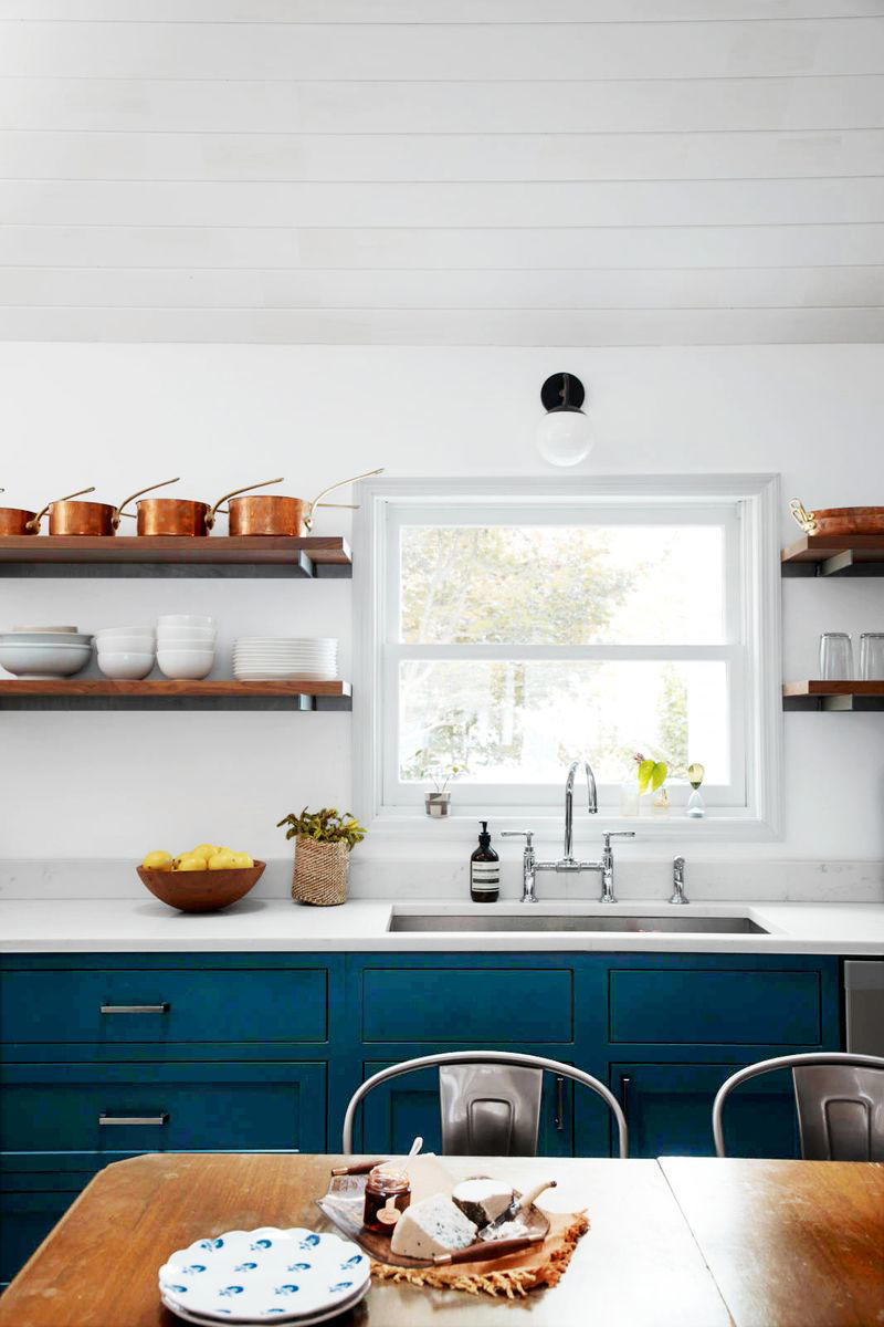 26) Keep Most-Used Items on Shelves 10) Take a Maximalist Approach, 16) Make the Most of Kitchen Corners, 17) Bring in a Dining Table, 18) Mount a Metal Rack, 20) Keep It Classic, 21) Let Counters Play Double Duty, 24) Install a Pegboard Wall, 25) Add Sleek Open Shelving, 26) Go Big With Art, 29) Infuse Color With Tiles, 34) Add Task Lighting, 36) Go Bold on Top, Neutral on Bottom, 39) Get Smart With Floating Shelves, 40) Keep Most-Used Items on Shelves, 41) Extend Tile from Countertop to Ceiling, 44) Disguise Your Dishwasher, 45) Double up on Pattern and Color, 46) Try Backless Stools, 47) Craft a Wine Nook, 48) Invest in a Rolling Kitchen Cart, 49) Use Vertical Space