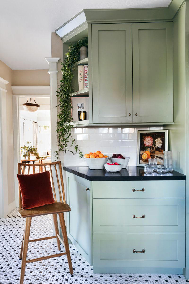 13) Make the Most of Kitchen Corners 10) Take a Maximalist Approach, 16) Make the Most of Kitchen Corners, 17) Bring in a Dining Table, 18) Mount a Metal Rack, 20) Keep It Classic, 21) Let Counters Play Double Duty, 24) Install a Pegboard Wall, 25) Add Sleek Open Shelving, 26) Go Big With Art, 29) Infuse Color With Tiles, 34) Add Task Lighting, 36) Go Bold on Top, Neutral on Bottom, 39) Get Smart With Floating Shelves, 40) Keep Most-Used Items on Shelves, 41) Extend Tile from Countertop to Ceiling, 44) Disguise Your Dishwasher, 45) Double up on Pattern and Color, 46) Try Backless Stools, 47) Craft a Wine Nook, 48) Invest in a Rolling Kitchen Cart, 49) Use Vertical Space