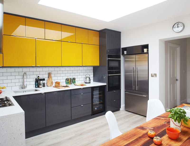 17) Go Bold on Top, Neutral on Bottom 10) Take a Maximalist Approach, 16) Make the Most of Kitchen Corners, 17) Bring in a Dining Table, 18) Mount a Metal Rack, 20) Keep It Classic, 21) Let Counters Play Double Duty, 24) Install a Pegboard Wall, 25) Add Sleek Open Shelving, 26) Go Big With Art, 29) Infuse Color With Tiles, 34) Add Task Lighting, 36) Go Bold on Top, Neutral on Bottom, 39) Get Smart With Floating Shelves, 40) Keep Most-Used Items on Shelves, 41) Extend Tile from Countertop to Ceiling, 44) Disguise Your Dishwasher, 45) Double up on Pattern and Color, 46) Try Backless Stools, 47) Craft a Wine Nook, 48) Invest in a Rolling Kitchen Cart, 49) Use Vertical Space