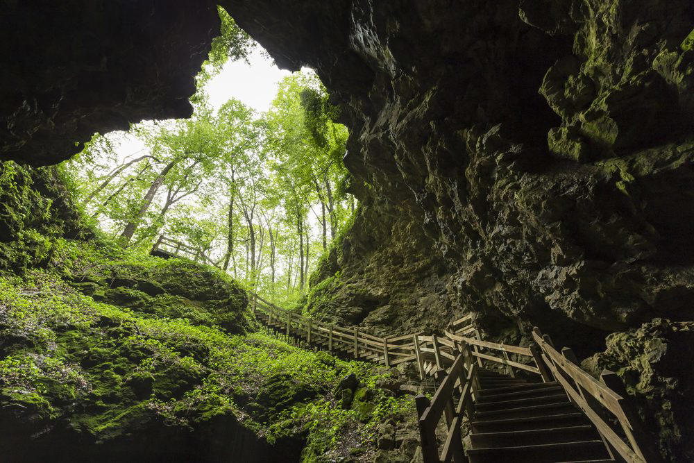 Iowa: Maquoketa Caves Illinois: Garden of the Gods, Indiana: Indiana Dunes National Lakeshore, Iowa: Maquoketa Caves, Michigan: Kitch-iti-Kipi, Minnesota: Palisade Head, Nebraska: Platte River, North Carolina: Chimney Rock, North Dakota: Theodore Roosevelt National Park, Oregon: Crater Lake, Rhode Island: Mohegan Bluffs, South Carolina: Hunting Island, South Dakota: Badlands National Park, Utah: Bryce Canyon, Vermont: Lake Willoughby, Virginia: Natural Bridge, Washington: Blanca Lake