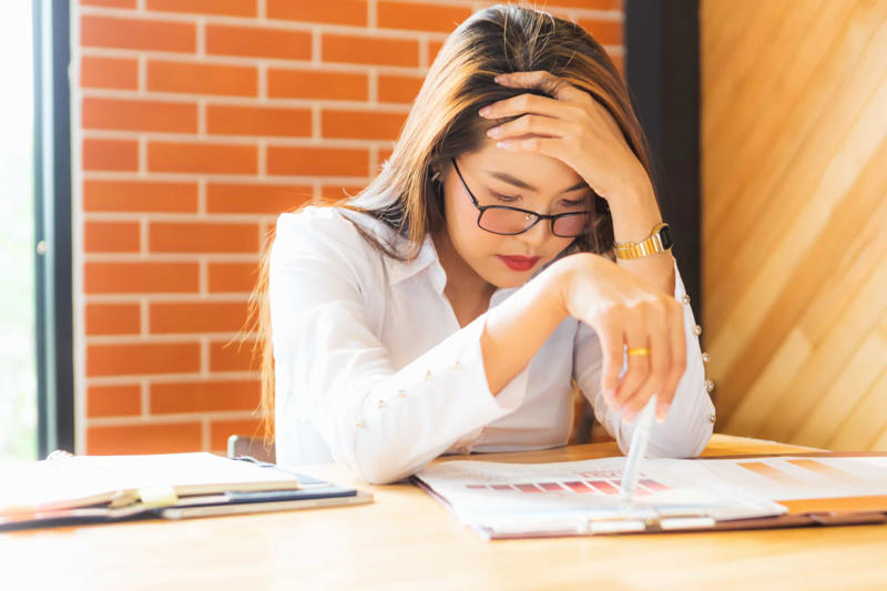What is decision fatigue? Loss of smell, Abdominal bloating, Unexpected weight loss, Neck stiffness, Change of humor, Knee pain, Coughing, Red face, Stomach ache, Calf pain, Blood in urine, Erectile dysfunction, Itchy skin, Forgetfulness