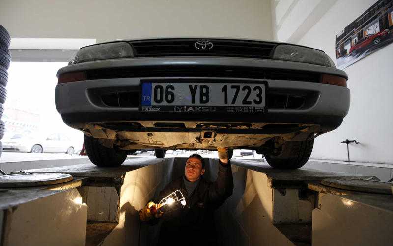 Car mechanics Tax examiners, Politicians, Dentists, Real estate agents, Car mechanics, Stock traders, School principals, Used car salesmen, TV news anchors/journalists, Insurance jobs, Traffic wardens, Customer care executives, Landlords