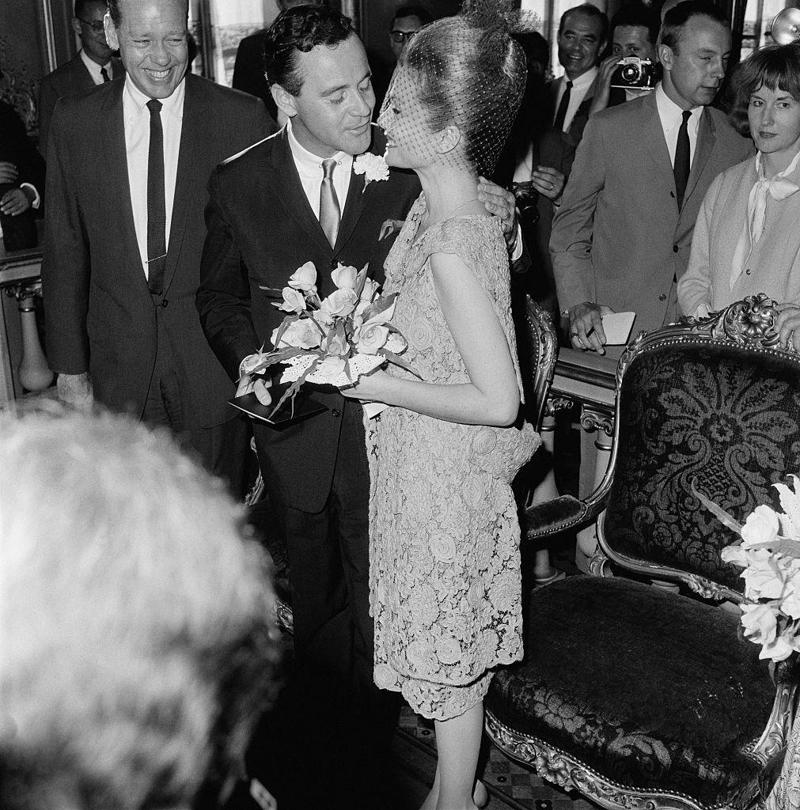 1960: Sammy Davis Jr. and May Britt, 1960: Princess Margaret and Antony Armstrong-Jones, 1960: Eartha Kitt and John William McDonald , 1961: Frank Robinson and Barbara Ann Cole, 1961: Ginger Rogers and William Marshall, 1961: Aretha Franklin and Ted White, 1962: Nancy Kwan and Peter Pock, 1962: Don Juan Carlos of Spain and Princess Sophia of Greece and Denmark, 1962: Jack Lemmon and Felicia Farr, 1963: Tony Curtis and Christine Kaufmann, 1963: Frank Budd and Barbara Jordan , 1963: Betty White and Allen Ludden, 1963: Desi Arnaz and Edith Mack Hirsch, 1963: Terry O'Neill and Vera Day, 1963: Paul Anka and Anne De Zogheb, 1964: Elizabeth Taylor and Richard Burton, 1964: Serge Gainsbourg and Françoise Pancrazzi, 1964: Peter Sellers and Britt Ekland, 1964: Ethel Merman and Ernest Borgnine, 1964: Tippi Hedren and Noel Marshall, 1965: Jane Birkin and John Barry, 1965: Catherine Deneuve and David Bailey, 1965: Johnny Hallyday and Sylvie Vartan, 1965: Ringo Starr and Maureen Cox, 1966: Pelé and Rosemeri dos Reis Cholbi, 1966: Frank Sinatra and Mia Farrow, 1966: Sophia Loren and Carlo Ponti, 1966: George Harrison and Pattie Boyd, 1966: Brigitte Bardot and Gunter Sachs, 1967: Jane Fonda and Roger Vadim, 1967: Raquel Welch and Patrick Curtis, 1967: Liza Minnelli and Peter Allen, 1967: Elvis Presley and Priscilla Beaulieu, 1968: Jacqueline Kennedy and Aristotle Onassis, 1968: Wayne Newton and Elaine Okamura, 1969: Judy Garland and Mickey Deans, 1969: John Lennon and Yoko Ono, 1969: Audrey Hepburn and Andrea Dotti, 1969: Linda Eastman and Paul McCartney , 1969: Lulu and Maurice Gibb, 1969: Roger Moore and Luisa Mattioli