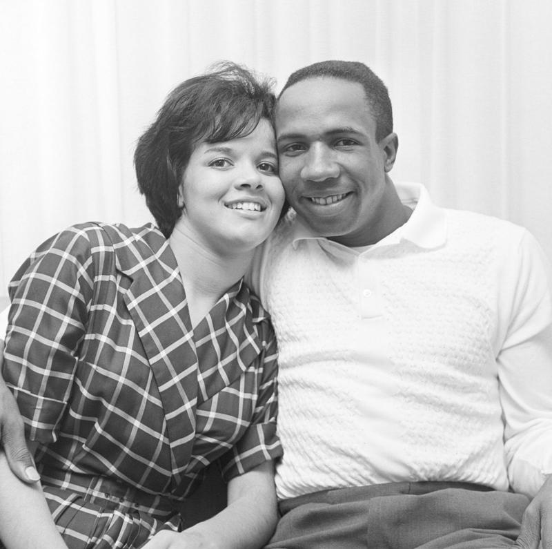 1960: Sammy Davis Jr. and May Britt, 1960: Princess Margaret and Antony Armstrong-Jones, 1960: Eartha Kitt and John William McDonald , 1961: Frank Robinson and Barbara Ann Cole, 1961: Ginger Rogers and William Marshall, 1961: Aretha Franklin and Ted White, 1962: Nancy Kwan and Peter Pock, 1962: Don Juan Carlos of Spain and Princess Sophia of Greece and Denmark, 1962: Jack Lemmon and Felicia Farr, 1963: Tony Curtis and Christine Kaufmann, 1963: Frank Budd and Barbara Jordan , 1963: Betty White and Allen Ludden, 1963: Desi Arnaz and Edith Mack Hirsch, 1963: Terry O'Neill and Vera Day, 1963: Paul Anka and Anne De Zogheb, 1964: Elizabeth Taylor and Richard Burton, 1964: Serge Gainsbourg and Françoise Pancrazzi, 1964: Peter Sellers and Britt Ekland, 1964: Ethel Merman and Ernest Borgnine, 1964: Tippi Hedren and Noel Marshall, 1965: Jane Birkin and John Barry, 1965: Catherine Deneuve and David Bailey, 1965: Johnny Hallyday and Sylvie Vartan, 1965: Ringo Starr and Maureen Cox, 1966: Pelé and Rosemeri dos Reis Cholbi, 1966: Frank Sinatra and Mia Farrow, 1966: Sophia Loren and Carlo Ponti, 1966: George Harrison and Pattie Boyd, 1966: Brigitte Bardot and Gunter Sachs, 1967: Jane Fonda and Roger Vadim, 1967: Raquel Welch and Patrick Curtis, 1967: Liza Minnelli and Peter Allen, 1967: Elvis Presley and Priscilla Beaulieu, 1968: Jacqueline Kennedy and Aristotle Onassis, 1968: Wayne Newton and Elaine Okamura, 1969: Judy Garland and Mickey Deans, 1969: John Lennon and Yoko Ono, 1969: Audrey Hepburn and Andrea Dotti, 1969: Linda Eastman and Paul McCartney , 1969: Lulu and Maurice Gibb, 1969: Roger Moore and Luisa Mattioli