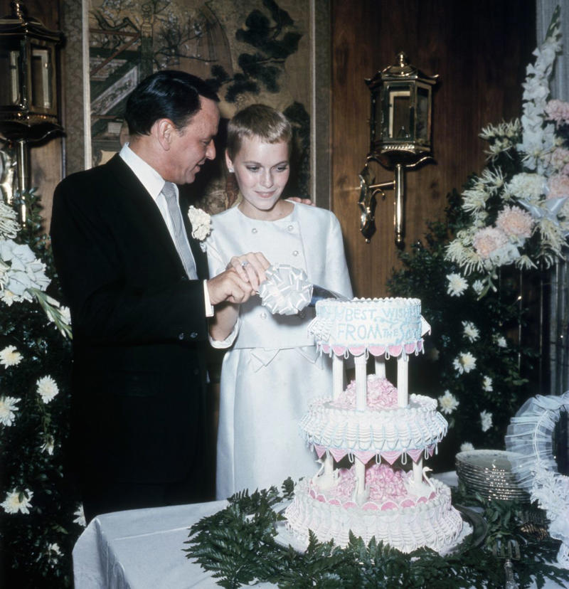 1960: Sammy Davis Jr. and May Britt, 1960: Princess Margaret and Antony Armstrong-Jones, 1960: Eartha Kitt and John William McDonald , 1961: Frank Robinson and Barbara Ann Cole, 1961: Ginger Rogers and William Marshall, 1961: Aretha Franklin and Ted White, 1962: Nancy Kwan and Peter Pock, 1962: Don Juan Carlos of Spain and Princess Sophia of Greece and Denmark, 1962: Jack Lemmon and Felicia Farr, 1963: Tony Curtis and Christine Kaufmann, 1963: Frank Budd and Barbara Jordan , 1963: Betty White and Allen Ludden, 1963: Desi Arnaz and Edith Mack Hirsch, 1963: Terry O'Neill and Vera Day, 1963: Paul Anka and Anne De Zogheb, 1964: Elizabeth Taylor and Richard Burton, 1964: Serge Gainsbourg and Françoise Pancrazzi, 1964: Peter Sellers and Britt Ekland, 1964: Ethel Merman and Ernest Borgnine, 1964: Tippi Hedren and Noel Marshall, 1965: Jane Birkin and John Barry, 1965: Catherine Deneuve and David Bailey, 1965: Johnny Hallyday and Sylvie Vartan, 1965: Ringo Starr and Maureen Cox, 1966: Pelé and Rosemeri dos Reis Cholbi, 1966: Frank Sinatra and Mia Farrow, 1966: Sophia Loren and Carlo Ponti, 1966: George Harrison and Pattie Boyd, 1966: Brigitte Bardot and Gunter Sachs, 1967: Jane Fonda and Roger Vadim, 1967: Raquel Welch and Patrick Curtis, 1967: Liza Minnelli and Peter Allen, 1967: Elvis Presley and Priscilla Beaulieu, 1968: Jacqueline Kennedy and Aristotle Onassis, 1968: Wayne Newton and Elaine Okamura, 1969: Judy Garland and Mickey Deans, 1969: John Lennon and Yoko Ono, 1969: Audrey Hepburn and Andrea Dotti, 1969: Linda Eastman and Paul McCartney , 1969: Lulu and Maurice Gibb, 1969: Roger Moore and Luisa Mattioli