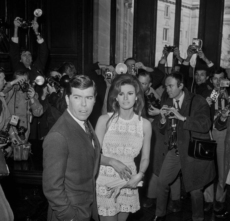 1960: Sammy Davis Jr. and May Britt, 1960: Princess Margaret and Antony Armstrong-Jones, 1960: Eartha Kitt and John William McDonald , 1961: Frank Robinson and Barbara Ann Cole, 1961: Ginger Rogers and William Marshall, 1961: Aretha Franklin and Ted White, 1962: Nancy Kwan and Peter Pock, 1962: Don Juan Carlos of Spain and Princess Sophia of Greece and Denmark, 1962: Jack Lemmon and Felicia Farr, 1963: Tony Curtis and Christine Kaufmann, 1963: Frank Budd and Barbara Jordan , 1963: Betty White and Allen Ludden, 1963: Desi Arnaz and Edith Mack Hirsch, 1963: Terry O'Neill and Vera Day, 1963: Paul Anka and Anne De Zogheb, 1964: Elizabeth Taylor and Richard Burton, 1964: Serge Gainsbourg and Françoise Pancrazzi, 1964: Peter Sellers and Britt Ekland, 1964: Ethel Merman and Ernest Borgnine, 1964: Tippi Hedren and Noel Marshall, 1965: Jane Birkin and John Barry, 1965: Catherine Deneuve and David Bailey, 1965: Johnny Hallyday and Sylvie Vartan, 1965: Ringo Starr and Maureen Cox, 1966: Pelé and Rosemeri dos Reis Cholbi, 1966: Frank Sinatra and Mia Farrow, 1966: Sophia Loren and Carlo Ponti, 1966: George Harrison and Pattie Boyd, 1966: Brigitte Bardot and Gunter Sachs, 1967: Jane Fonda and Roger Vadim, 1967: Raquel Welch and Patrick Curtis, 1967: Liza Minnelli and Peter Allen, 1967: Elvis Presley and Priscilla Beaulieu, 1968: Jacqueline Kennedy and Aristotle Onassis, 1968: Wayne Newton and Elaine Okamura, 1969: Judy Garland and Mickey Deans, 1969: John Lennon and Yoko Ono, 1969: Audrey Hepburn and Andrea Dotti, 1969: Linda Eastman and Paul McCartney , 1969: Lulu and Maurice Gibb, 1969: Roger Moore and Luisa Mattioli