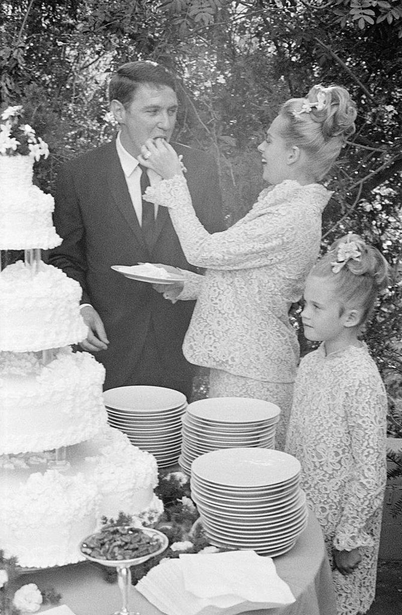 1960: Sammy Davis Jr. and May Britt, 1960: Princess Margaret and Antony Armstrong-Jones, 1960: Eartha Kitt and John William McDonald , 1961: Frank Robinson and Barbara Ann Cole, 1961: Ginger Rogers and William Marshall, 1961: Aretha Franklin and Ted White, 1962: Nancy Kwan and Peter Pock, 1962: Don Juan Carlos of Spain and Princess Sophia of Greece and Denmark, 1962: Jack Lemmon and Felicia Farr, 1963: Tony Curtis and Christine Kaufmann, 1963: Frank Budd and Barbara Jordan , 1963: Betty White and Allen Ludden, 1963: Desi Arnaz and Edith Mack Hirsch, 1963: Terry O'Neill and Vera Day, 1963: Paul Anka and Anne De Zogheb, 1964: Elizabeth Taylor and Richard Burton, 1964: Serge Gainsbourg and Françoise Pancrazzi, 1964: Peter Sellers and Britt Ekland, 1964: Ethel Merman and Ernest Borgnine, 1964: Tippi Hedren and Noel Marshall, 1965: Jane Birkin and John Barry, 1965: Catherine Deneuve and David Bailey, 1965: Johnny Hallyday and Sylvie Vartan, 1965: Ringo Starr and Maureen Cox, 1966: Pelé and Rosemeri dos Reis Cholbi, 1966: Frank Sinatra and Mia Farrow, 1966: Sophia Loren and Carlo Ponti, 1966: George Harrison and Pattie Boyd, 1966: Brigitte Bardot and Gunter Sachs, 1967: Jane Fonda and Roger Vadim, 1967: Raquel Welch and Patrick Curtis, 1967: Liza Minnelli and Peter Allen, 1967: Elvis Presley and Priscilla Beaulieu, 1968: Jacqueline Kennedy and Aristotle Onassis, 1968: Wayne Newton and Elaine Okamura, 1969: Judy Garland and Mickey Deans, 1969: John Lennon and Yoko Ono, 1969: Audrey Hepburn and Andrea Dotti, 1969: Linda Eastman and Paul McCartney , 1969: Lulu and Maurice Gibb, 1969: Roger Moore and Luisa Mattioli