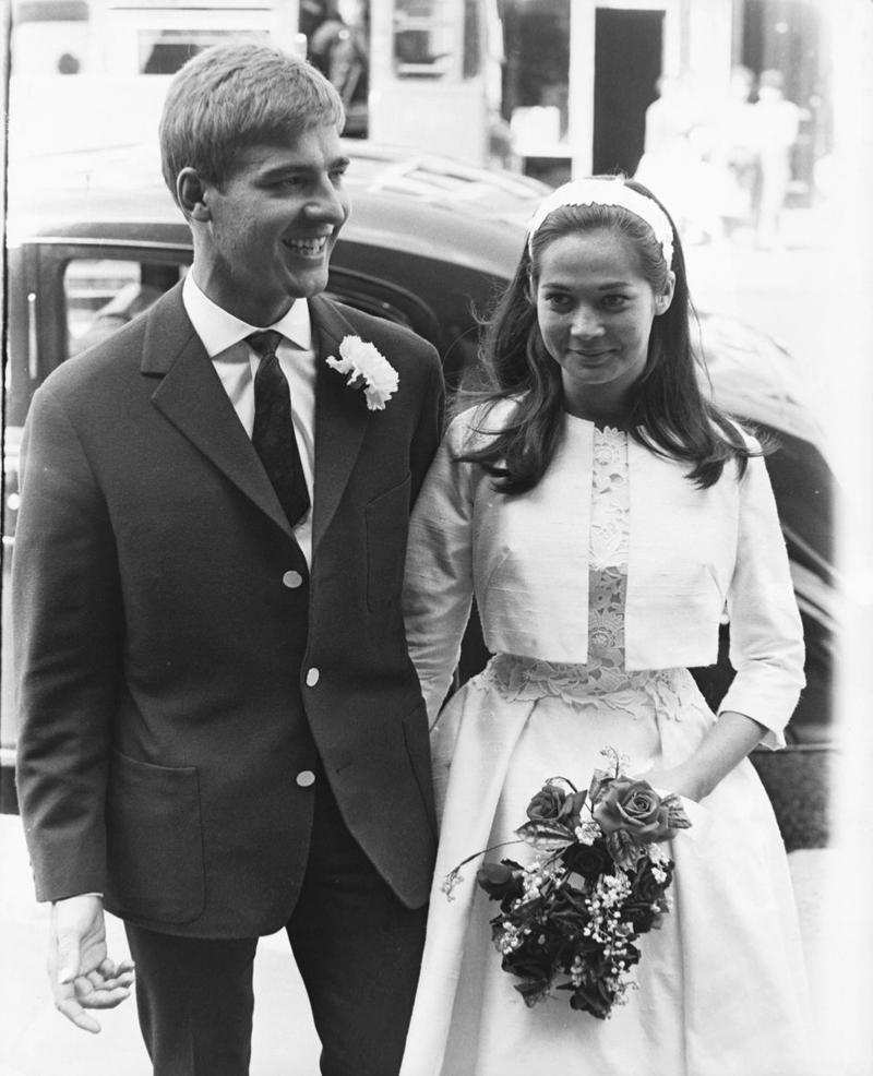 1960: Sammy Davis Jr. and May Britt, 1960: Princess Margaret and Antony Armstrong-Jones, 1960: Eartha Kitt and John William McDonald , 1961: Frank Robinson and Barbara Ann Cole, 1961: Ginger Rogers and William Marshall, 1961: Aretha Franklin and Ted White, 1962: Nancy Kwan and Peter Pock, 1962: Don Juan Carlos of Spain and Princess Sophia of Greece and Denmark, 1962: Jack Lemmon and Felicia Farr, 1963: Tony Curtis and Christine Kaufmann, 1963: Frank Budd and Barbara Jordan , 1963: Betty White and Allen Ludden, 1963: Desi Arnaz and Edith Mack Hirsch, 1963: Terry O'Neill and Vera Day, 1963: Paul Anka and Anne De Zogheb, 1964: Elizabeth Taylor and Richard Burton, 1964: Serge Gainsbourg and Françoise Pancrazzi, 1964: Peter Sellers and Britt Ekland, 1964: Ethel Merman and Ernest Borgnine, 1964: Tippi Hedren and Noel Marshall, 1965: Jane Birkin and John Barry, 1965: Catherine Deneuve and David Bailey, 1965: Johnny Hallyday and Sylvie Vartan, 1965: Ringo Starr and Maureen Cox, 1966: Pelé and Rosemeri dos Reis Cholbi, 1966: Frank Sinatra and Mia Farrow, 1966: Sophia Loren and Carlo Ponti, 1966: George Harrison and Pattie Boyd, 1966: Brigitte Bardot and Gunter Sachs, 1967: Jane Fonda and Roger Vadim, 1967: Raquel Welch and Patrick Curtis, 1967: Liza Minnelli and Peter Allen, 1967: Elvis Presley and Priscilla Beaulieu, 1968: Jacqueline Kennedy and Aristotle Onassis, 1968: Wayne Newton and Elaine Okamura, 1969: Judy Garland and Mickey Deans, 1969: John Lennon and Yoko Ono, 1969: Audrey Hepburn and Andrea Dotti, 1969: Linda Eastman and Paul McCartney , 1969: Lulu and Maurice Gibb, 1969: Roger Moore and Luisa Mattioli