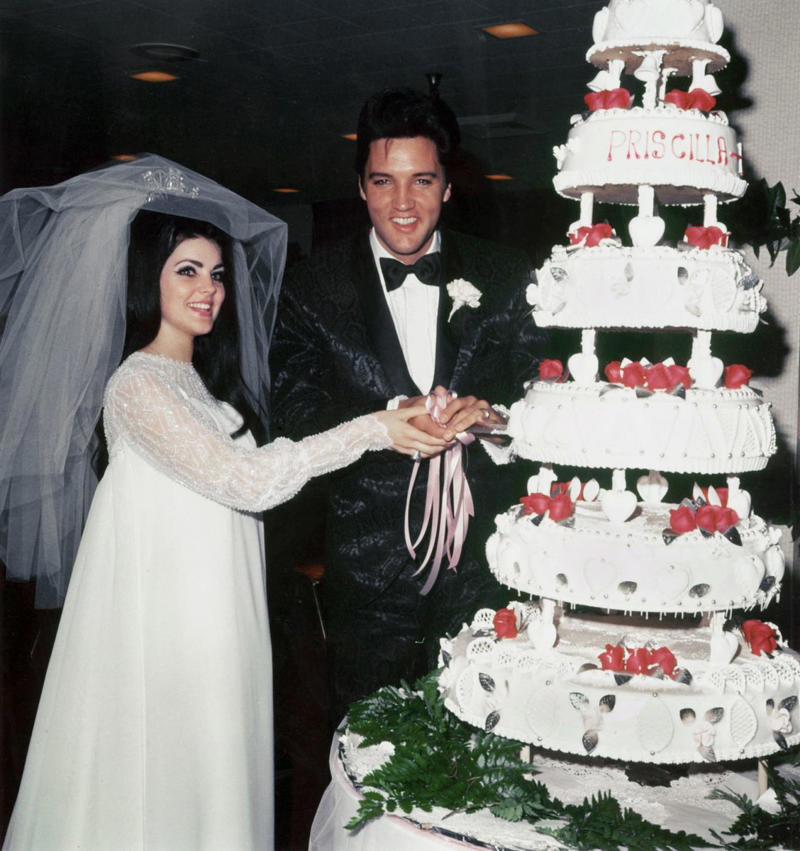 1960: Sammy Davis Jr. and May Britt, 1960: Princess Margaret and Antony Armstrong-Jones, 1960: Eartha Kitt and John William McDonald , 1961: Frank Robinson and Barbara Ann Cole, 1961: Ginger Rogers and William Marshall, 1961: Aretha Franklin and Ted White, 1962: Nancy Kwan and Peter Pock, 1962: Don Juan Carlos of Spain and Princess Sophia of Greece and Denmark, 1962: Jack Lemmon and Felicia Farr, 1963: Tony Curtis and Christine Kaufmann, 1963: Frank Budd and Barbara Jordan , 1963: Betty White and Allen Ludden, 1963: Desi Arnaz and Edith Mack Hirsch, 1963: Terry O'Neill and Vera Day, 1963: Paul Anka and Anne De Zogheb, 1964: Elizabeth Taylor and Richard Burton, 1964: Serge Gainsbourg and Françoise Pancrazzi, 1964: Peter Sellers and Britt Ekland, 1964: Ethel Merman and Ernest Borgnine, 1964: Tippi Hedren and Noel Marshall, 1965: Jane Birkin and John Barry, 1965: Catherine Deneuve and David Bailey, 1965: Johnny Hallyday and Sylvie Vartan, 1965: Ringo Starr and Maureen Cox, 1966: Pelé and Rosemeri dos Reis Cholbi, 1966: Frank Sinatra and Mia Farrow, 1966: Sophia Loren and Carlo Ponti, 1966: George Harrison and Pattie Boyd, 1966: Brigitte Bardot and Gunter Sachs, 1967: Jane Fonda and Roger Vadim, 1967: Raquel Welch and Patrick Curtis, 1967: Liza Minnelli and Peter Allen, 1967: Elvis Presley and Priscilla Beaulieu, 1968: Jacqueline Kennedy and Aristotle Onassis, 1968: Wayne Newton and Elaine Okamura, 1969: Judy Garland and Mickey Deans, 1969: John Lennon and Yoko Ono, 1969: Audrey Hepburn and Andrea Dotti, 1969: Linda Eastman and Paul McCartney , 1969: Lulu and Maurice Gibb, 1969: Roger Moore and Luisa Mattioli