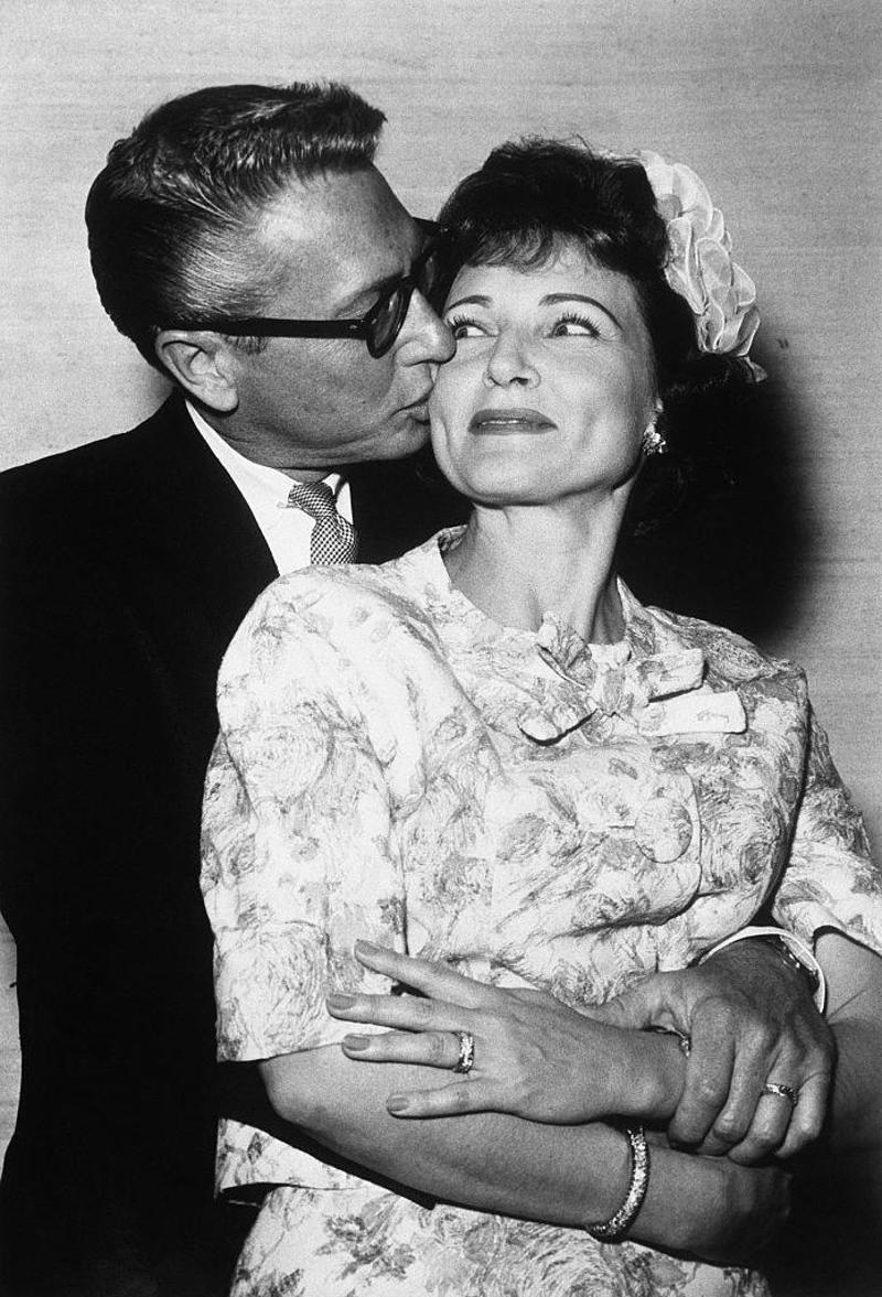 1960: Sammy Davis Jr. and May Britt, 1960: Princess Margaret and Antony Armstrong-Jones, 1960: Eartha Kitt and John William McDonald , 1961: Frank Robinson and Barbara Ann Cole, 1961: Ginger Rogers and William Marshall, 1961: Aretha Franklin and Ted White, 1962: Nancy Kwan and Peter Pock, 1962: Don Juan Carlos of Spain and Princess Sophia of Greece and Denmark, 1962: Jack Lemmon and Felicia Farr, 1963: Tony Curtis and Christine Kaufmann, 1963: Frank Budd and Barbara Jordan , 1963: Betty White and Allen Ludden, 1963: Desi Arnaz and Edith Mack Hirsch, 1963: Terry O'Neill and Vera Day, 1963: Paul Anka and Anne De Zogheb, 1964: Elizabeth Taylor and Richard Burton, 1964: Serge Gainsbourg and Françoise Pancrazzi, 1964: Peter Sellers and Britt Ekland, 1964: Ethel Merman and Ernest Borgnine, 1964: Tippi Hedren and Noel Marshall, 1965: Jane Birkin and John Barry, 1965: Catherine Deneuve and David Bailey, 1965: Johnny Hallyday and Sylvie Vartan, 1965: Ringo Starr and Maureen Cox, 1966: Pelé and Rosemeri dos Reis Cholbi, 1966: Frank Sinatra and Mia Farrow, 1966: Sophia Loren and Carlo Ponti, 1966: George Harrison and Pattie Boyd, 1966: Brigitte Bardot and Gunter Sachs, 1967: Jane Fonda and Roger Vadim, 1967: Raquel Welch and Patrick Curtis, 1967: Liza Minnelli and Peter Allen, 1967: Elvis Presley and Priscilla Beaulieu, 1968: Jacqueline Kennedy and Aristotle Onassis, 1968: Wayne Newton and Elaine Okamura, 1969: Judy Garland and Mickey Deans, 1969: John Lennon and Yoko Ono, 1969: Audrey Hepburn and Andrea Dotti, 1969: Linda Eastman and Paul McCartney , 1969: Lulu and Maurice Gibb, 1969: Roger Moore and Luisa Mattioli