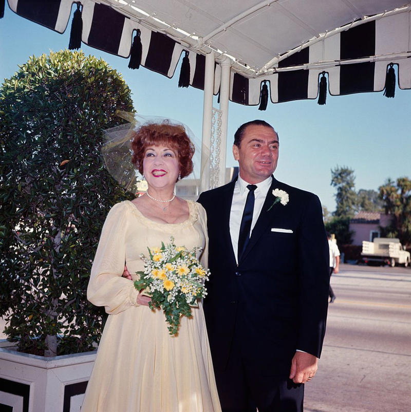 1960: Sammy Davis Jr. and May Britt, 1960: Princess Margaret and Antony Armstrong-Jones, 1960: Eartha Kitt and John William McDonald , 1961: Frank Robinson and Barbara Ann Cole, 1961: Ginger Rogers and William Marshall, 1961: Aretha Franklin and Ted White, 1962: Nancy Kwan and Peter Pock, 1962: Don Juan Carlos of Spain and Princess Sophia of Greece and Denmark, 1962: Jack Lemmon and Felicia Farr, 1963: Tony Curtis and Christine Kaufmann, 1963: Frank Budd and Barbara Jordan , 1963: Betty White and Allen Ludden, 1963: Desi Arnaz and Edith Mack Hirsch, 1963: Terry O'Neill and Vera Day, 1963: Paul Anka and Anne De Zogheb, 1964: Elizabeth Taylor and Richard Burton, 1964: Serge Gainsbourg and Françoise Pancrazzi, 1964: Peter Sellers and Britt Ekland, 1964: Ethel Merman and Ernest Borgnine, 1964: Tippi Hedren and Noel Marshall, 1965: Jane Birkin and John Barry, 1965: Catherine Deneuve and David Bailey, 1965: Johnny Hallyday and Sylvie Vartan, 1965: Ringo Starr and Maureen Cox, 1966: Pelé and Rosemeri dos Reis Cholbi, 1966: Frank Sinatra and Mia Farrow, 1966: Sophia Loren and Carlo Ponti, 1966: George Harrison and Pattie Boyd, 1966: Brigitte Bardot and Gunter Sachs, 1967: Jane Fonda and Roger Vadim, 1967: Raquel Welch and Patrick Curtis, 1967: Liza Minnelli and Peter Allen, 1967: Elvis Presley and Priscilla Beaulieu, 1968: Jacqueline Kennedy and Aristotle Onassis, 1968: Wayne Newton and Elaine Okamura, 1969: Judy Garland and Mickey Deans, 1969: John Lennon and Yoko Ono, 1969: Audrey Hepburn and Andrea Dotti, 1969: Linda Eastman and Paul McCartney , 1969: Lulu and Maurice Gibb, 1969: Roger Moore and Luisa Mattioli