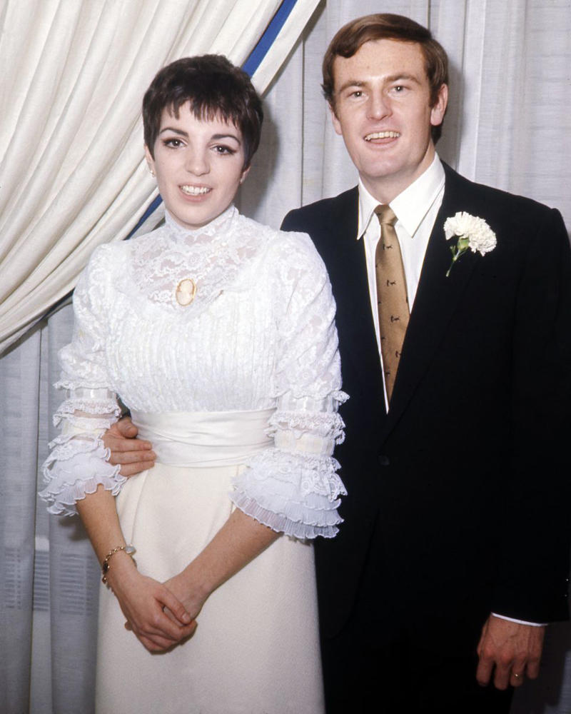 1960: Sammy Davis Jr. and May Britt, 1960: Princess Margaret and Antony Armstrong-Jones, 1960: Eartha Kitt and John William McDonald , 1961: Frank Robinson and Barbara Ann Cole, 1961: Ginger Rogers and William Marshall, 1961: Aretha Franklin and Ted White, 1962: Nancy Kwan and Peter Pock, 1962: Don Juan Carlos of Spain and Princess Sophia of Greece and Denmark, 1962: Jack Lemmon and Felicia Farr, 1963: Tony Curtis and Christine Kaufmann, 1963: Frank Budd and Barbara Jordan , 1963: Betty White and Allen Ludden, 1963: Desi Arnaz and Edith Mack Hirsch, 1963: Terry O'Neill and Vera Day, 1963: Paul Anka and Anne De Zogheb, 1964: Elizabeth Taylor and Richard Burton, 1964: Serge Gainsbourg and Françoise Pancrazzi, 1964: Peter Sellers and Britt Ekland, 1964: Ethel Merman and Ernest Borgnine, 1964: Tippi Hedren and Noel Marshall, 1965: Jane Birkin and John Barry, 1965: Catherine Deneuve and David Bailey, 1965: Johnny Hallyday and Sylvie Vartan, 1965: Ringo Starr and Maureen Cox, 1966: Pelé and Rosemeri dos Reis Cholbi, 1966: Frank Sinatra and Mia Farrow, 1966: Sophia Loren and Carlo Ponti, 1966: George Harrison and Pattie Boyd, 1966: Brigitte Bardot and Gunter Sachs, 1967: Jane Fonda and Roger Vadim, 1967: Raquel Welch and Patrick Curtis, 1967: Liza Minnelli and Peter Allen, 1967: Elvis Presley and Priscilla Beaulieu, 1968: Jacqueline Kennedy and Aristotle Onassis, 1968: Wayne Newton and Elaine Okamura, 1969: Judy Garland and Mickey Deans, 1969: John Lennon and Yoko Ono, 1969: Audrey Hepburn and Andrea Dotti, 1969: Linda Eastman and Paul McCartney , 1969: Lulu and Maurice Gibb, 1969: Roger Moore and Luisa Mattioli
