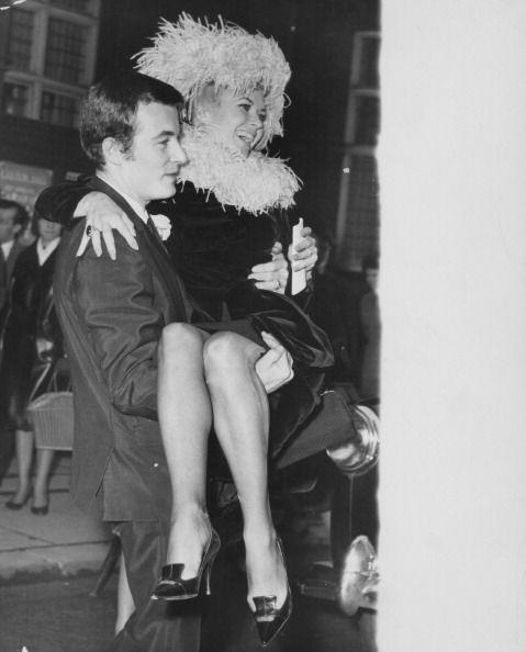 1960: Sammy Davis Jr. and May Britt, 1960: Princess Margaret and Antony Armstrong-Jones, 1960: Eartha Kitt and John William McDonald , 1961: Frank Robinson and Barbara Ann Cole, 1961: Ginger Rogers and William Marshall, 1961: Aretha Franklin and Ted White, 1962: Nancy Kwan and Peter Pock, 1962: Don Juan Carlos of Spain and Princess Sophia of Greece and Denmark, 1962: Jack Lemmon and Felicia Farr, 1963: Tony Curtis and Christine Kaufmann, 1963: Frank Budd and Barbara Jordan , 1963: Betty White and Allen Ludden, 1963: Desi Arnaz and Edith Mack Hirsch, 1963: Terry O'Neill and Vera Day, 1963: Paul Anka and Anne De Zogheb, 1964: Elizabeth Taylor and Richard Burton, 1964: Serge Gainsbourg and Françoise Pancrazzi, 1964: Peter Sellers and Britt Ekland, 1964: Ethel Merman and Ernest Borgnine, 1964: Tippi Hedren and Noel Marshall, 1965: Jane Birkin and John Barry, 1965: Catherine Deneuve and David Bailey, 1965: Johnny Hallyday and Sylvie Vartan, 1965: Ringo Starr and Maureen Cox, 1966: Pelé and Rosemeri dos Reis Cholbi, 1966: Frank Sinatra and Mia Farrow, 1966: Sophia Loren and Carlo Ponti, 1966: George Harrison and Pattie Boyd, 1966: Brigitte Bardot and Gunter Sachs, 1967: Jane Fonda and Roger Vadim, 1967: Raquel Welch and Patrick Curtis, 1967: Liza Minnelli and Peter Allen, 1967: Elvis Presley and Priscilla Beaulieu, 1968: Jacqueline Kennedy and Aristotle Onassis, 1968: Wayne Newton and Elaine Okamura, 1969: Judy Garland and Mickey Deans, 1969: John Lennon and Yoko Ono, 1969: Audrey Hepburn and Andrea Dotti, 1969: Linda Eastman and Paul McCartney , 1969: Lulu and Maurice Gibb, 1969: Roger Moore and Luisa Mattioli