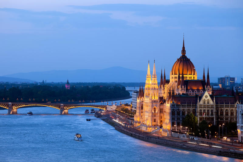Budapest, Hungary Basilica Cistern, อิสตันบูล, ตุรกี, บิกเบน, ลอนดอน, อังกฤษ, ชลาคาร Adalaj, อินเดีย, ปอร์โตเวเนเร, อิตาลี, อุทยาน Rodrigues Alves, บราซิล, Rani ki Vav, อินเดีย, วัดอรุณ, ไทย, ประตูชัยถนนออกัสตา, โปรตุเกส, ทัชมาฮาล, อินเดีย, ป้อมแดง, อินเดีย, น้ำพุเทรวี, อิตาลี, ติวานากู, โบลิเวีย, สเบตลา, ตูนิเซีย, ป้อมจิตตอร์, อินเดีย, สวนจีน สิงคโปร์, เปตรา จอร์แดน, ซุ้มประตูคอนสแตนติน, อิตาลี, Yaxchilán, เม็กซิโก, โรงอาบน้ำคาราคัลลา, อิตาลี, San Miguel de Allende, เม็กซิโก, วิหารโอลิมเปียนซูส กรุงเอเธนส์ ประเทศกรีซ, ถ้ำฟราซาสซี ประเทศอิตาลี, สุสานซิลลูสตานี ประเทศเปรู, สำนักแห่งเอเธนส์ ประเทศกรีซ, ลาซซาเรตโตแห่งอันโคนา ประเทศอิตาลี, วิหารเอเรคธีออน กรีซ, อนุสรณ์สถานแห่งชาติเดวิลโพสต์ไพล์ แคลิฟอร์เนีย, สุสานหลวง เปตรา จอร์แดน, ตูลุม, เม็กซิโก, แบมบะระ, อังกฤษ, บูดาเปสต์, ฮังการี, ป้อมอาเมร์, อินเดีย, มาชูปิกชู, เปรู, ตอสสาเดอมาร์, สเปน, สวน Gonaitei, ญี่ปุ่น, วิคโลว์, ไอร์แลนด์, ปาเลงเก, เม็กซิโก, Bethesda Terrace, นิวยอร์ก, สหรัฐฯ, โบสถ์ซานปิเอโตร, อิตาลี, สวนชา, มณฑลฉางซิง, จีน, มัสยิด Tin Mal, โมร็อกโก, ป่าสงวนแห่งชาติ Uinta-Wasatch-Cache, ยูทาห์, สหรัฐอเมริกา, ไดโกจิ, เกียวโต, ญี่ปุ่น, แอริโซนา, สหรัฐอเมริกา, อุทยานประวัติศาสตร์แห่งรัฐ Ward Charcoal Ovens ใกล้อีลี, เนวาดา, Vallone dei Mulini, อิตาลี, อุทยานแห่งรัฐสมิธ ร็อค, ออริกอน, สหรัฐอเมริกา, San Juan de Gaztelugatxe, สเปน, ป้อมรายครห์, อินเดีย, หอสังเกตการณ์ทะเลทรายแกรนด์แคนยอน, แอริโซนา, สหรัฐฯ, พระราชวังอิมพีเรียล, ญี่ปุ่น, ซากปราสาทเพนนาร์ด, สหราชอาณาจักร, ปราสาทอิวะคุนิ, ญี่ปุ่น, จังหวัดนางาโนะ, ญี่ปุ่น, วิหารพาร์เธนอน, กรีซ, ปราสาท Classiebawn, ไอร์แลนด์, เชฟชาอูน, โมร็อกโก, สวนชินจูกุ เกียวเอ็น, ญี่ปุ่น, ลักซอร์, อียิปต์, สะพานโบราณจั่วอิง, จีน, ปราสาท Torrechiara, อิตาลี, สวนราชพฤกษ์, ไทย, กำแพงเมืองจีน, ซากปรักหักพังจัตุรัสโรมัน, อิตาลี, ป้อม Lovrijenac, โครเอเชีย, กังหันลมพิทสโตน, บักกิงแฮมเชอร์, คาซามิลา, สเปน, ซากปรักหักพังของชาวมายันในซูนานตูนิช, เบลีซ, กัสเตลโนด์ ลา ชาแปล, ฝรั่งเศส, ปราสาทเบร์ลังกา เด ดูเอโร, สเปน, วิหารลักซอร์, อียิปต์, ประตูราชสีห์, ตุรกี, Trethevy Quoit, คอร์นวอลล์, Tinghir, โมร็อกโก, ปราสาทวอลซิน, เบลเยียม, ปาลาซโซ เวคคิโอ, อิตาลี, วิหารแห่งโพไซดอน, กรีซ, ไรน์แลนด์-พาลาทิเนต, เยอรมนี, แคนยอนเดอเชลลี, แอริโซนา, สหรัฐอเมริกา, นิวยอร์ก ซิตี้, จังหวัดคาโย, เบลีซ, ทิกัล, เอลเปเตง, กัวเตมาลา