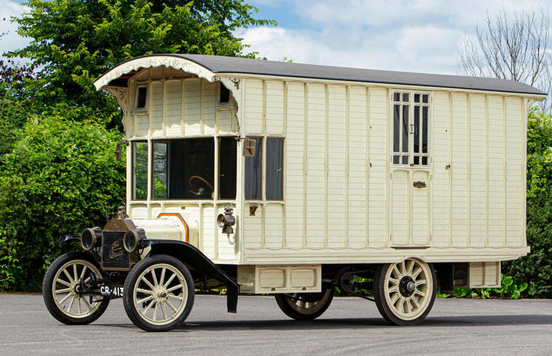 Ford Model T Motor Caravan: exquisite renovation Gorgeous trailers and motorhomes from yesteryear, Romani and Irish Traveller vardos, Vardo RV inspiration, The Wanderer: inspiration for the world's first RV movement, Ford Model T Motor Caravan: exquisite renovation, Eccles Caravan (1926): the world's first mass-manufactured trailer, Eccles Caravan: fine craftsmanship, Eccles Caravan: posh interior, Pierce-Arrow Fleet Housecar (1928): luxury custom motorhome, Pierce-Arrow Fleet Privateer Housecar: wow-factor status symbol, Home from Home: cottage on wheels, Airstream Clipper: the battle for production, Airstream Clipper: impressive amenities, Shasta Airflyte: America's one-time most popular trailer