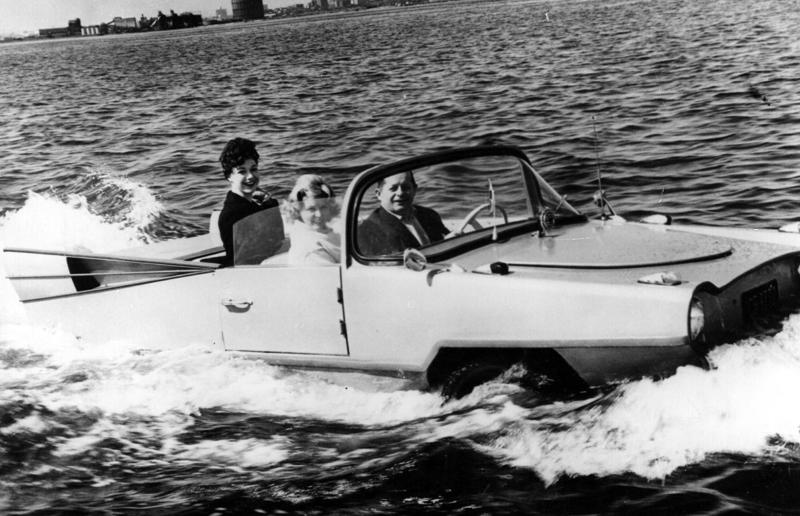 Failure to sell, Scent-enhanced movies, Amphibious cars, Electric pedal cycles, Internet refrigerators, Flying cars, Self-balancing scooters